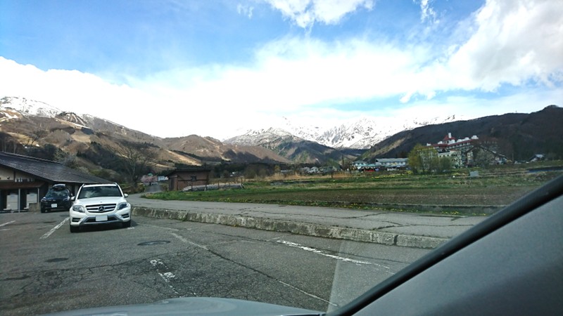 ホテル白馬の駐車場から見る白馬の山々